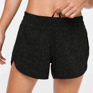 Like new Lululemon black camouflage ‘Track that MR’ short 5” shorts